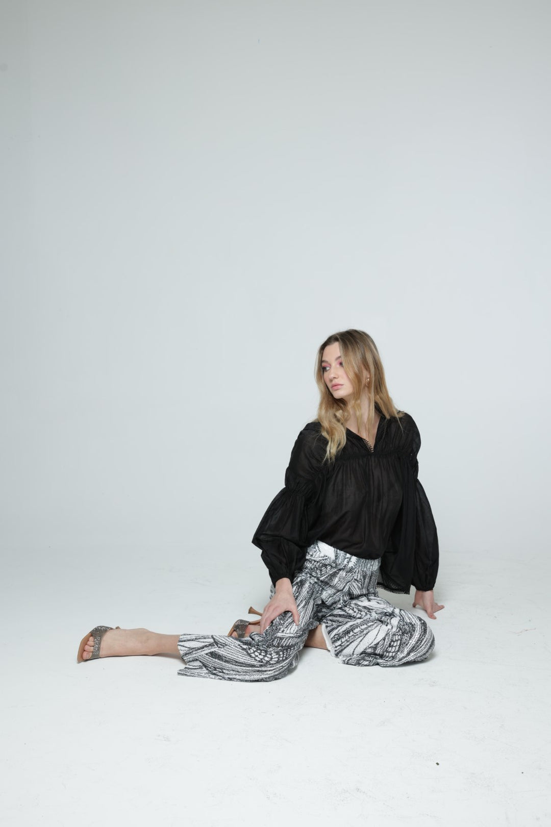 Black&White Dahlia Sequins Trousers